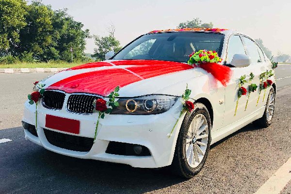 Luxury vintage Wedding Car Rental